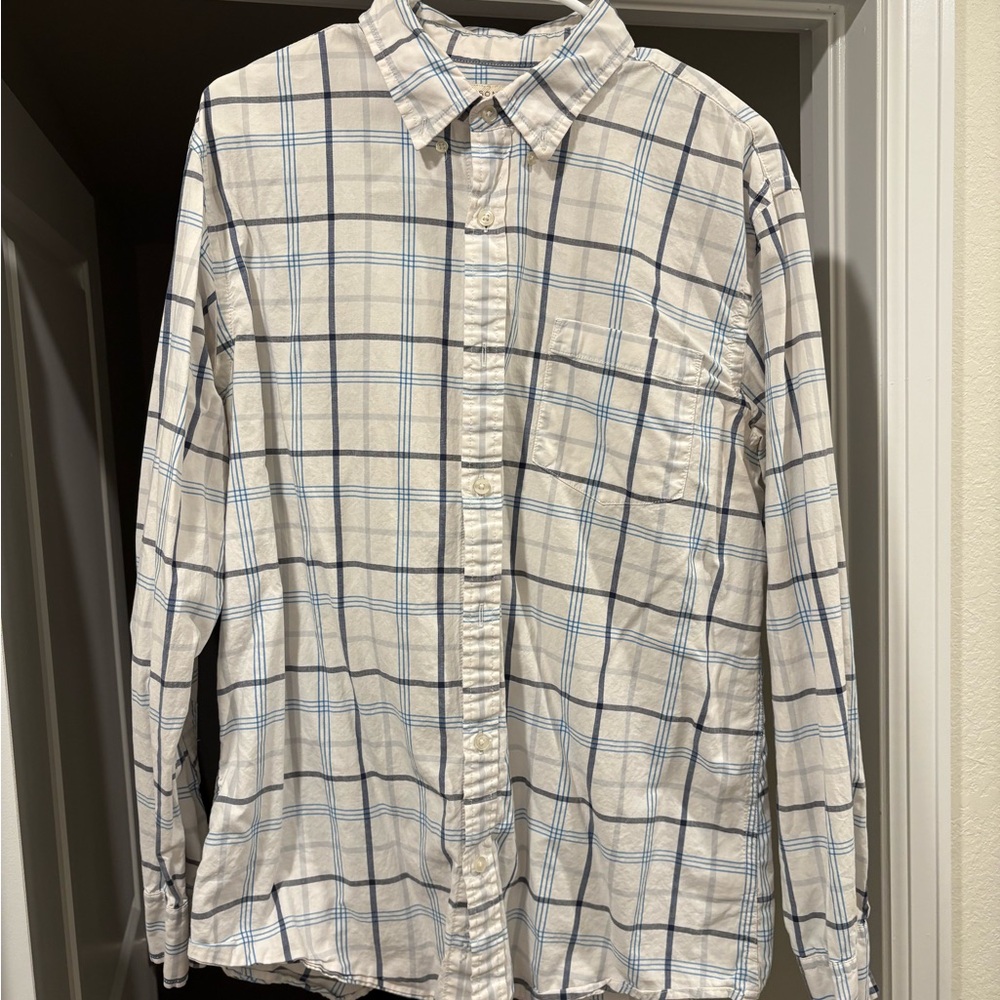 Sonoma Men's White and Navy Checkered Shirt